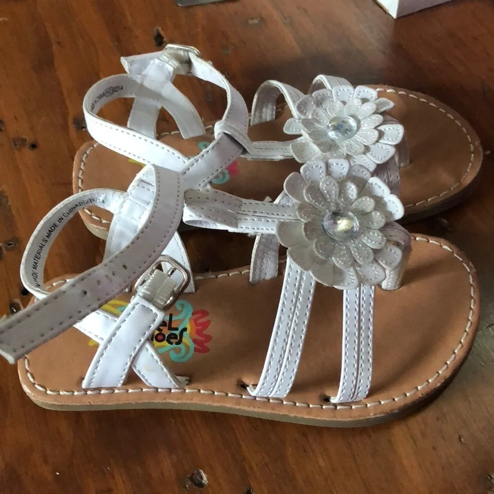 White flower sandal